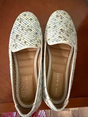 Kelly & Katie Perforated Flats in Excellent Used Cond. sz 5M